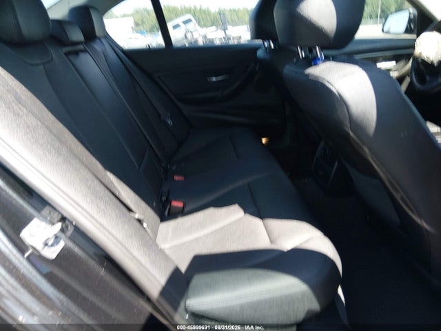 45999691 :رقم المزاد ، WBA8A9C53JAD26933 vin ، 2018 Bmw 320i مزاد بيع
