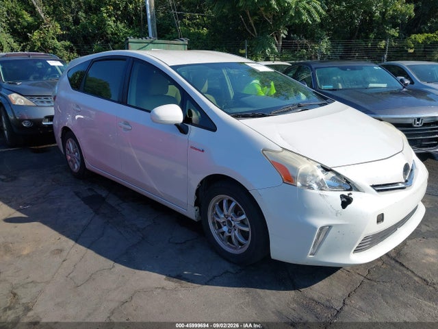 Продаж на аукціоні авто 2013 Toyota Prius V Three, vin: JTDZN3EU8D3244831, номер лоту: 45999694