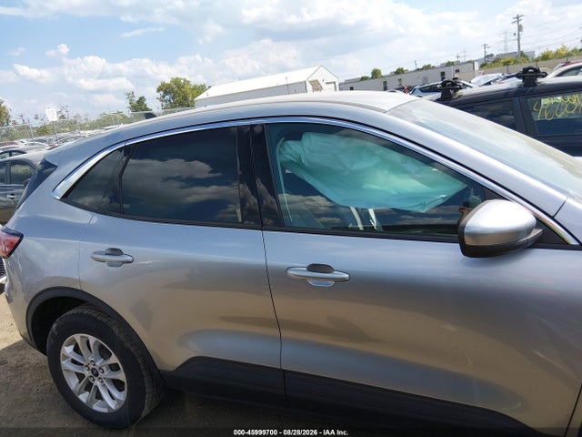 Продажа на аукционе авто 2021 Ford Escape Se, vin: 1FMCU9G62MUA07736, номер лота: 45999700