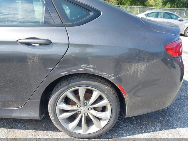 45999841 :رقم المزاد ، 1C3CCCBG5FN569782 vin ، 2015 Chrysler 200 S مزاد بيع