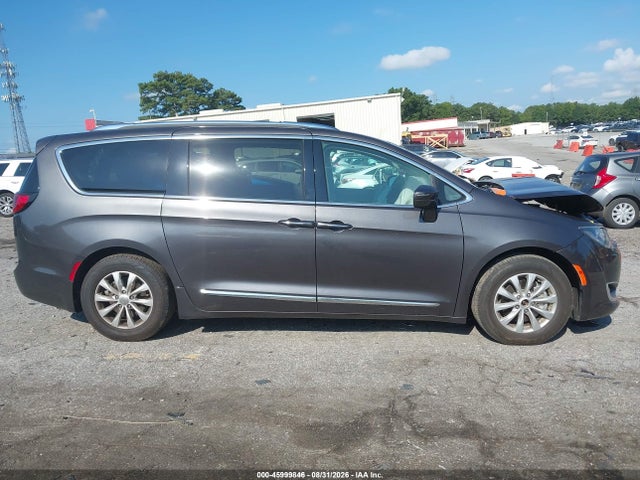 45999846 :رقم المزاد ، 2C4RC1EG6JR289628 vin ، 2018 Chrysler Pacifica Touring L Plus مزاد بيع