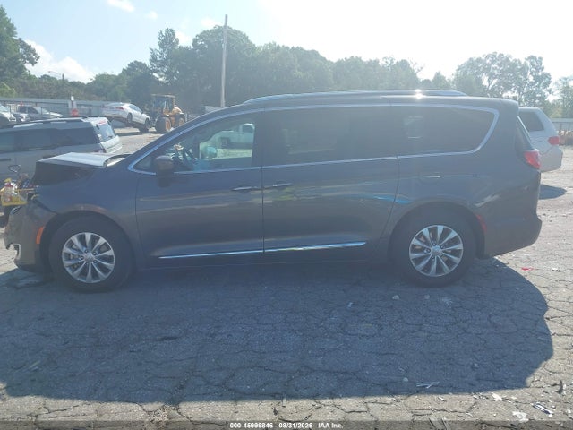 45999846 :رقم المزاد ، 2C4RC1EG6JR289628 vin ، 2018 Chrysler Pacifica Touring L Plus مزاد بيع