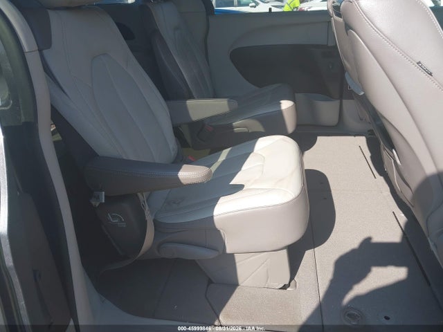 45999846 :رقم المزاد ، 2C4RC1EG6JR289628 vin ، 2018 Chrysler Pacifica Touring L Plus مزاد بيع
