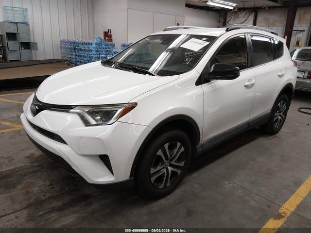 Toyota RAV4 LE 2018 JTMZFREV5JJ188573 Image 2