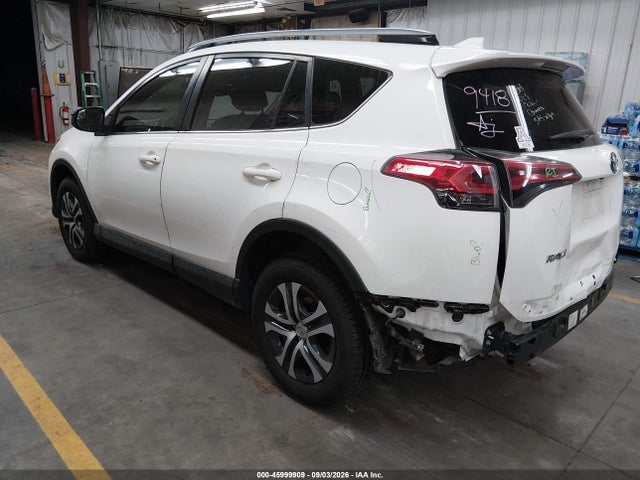 Toyota RAV4 LE 2018 JTMZFREV5JJ188573 Image 3
