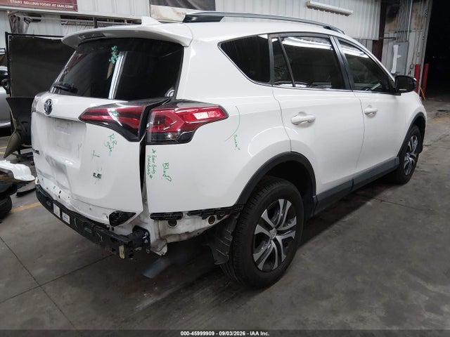 Toyota RAV4 LE 2018 JTMZFREV5JJ188573 Image 4