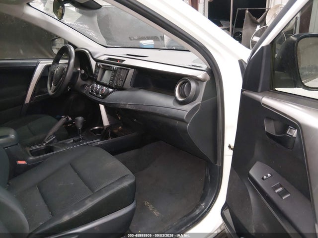 Toyota RAV4 LE 2018 JTMZFREV5JJ188573 Image 5