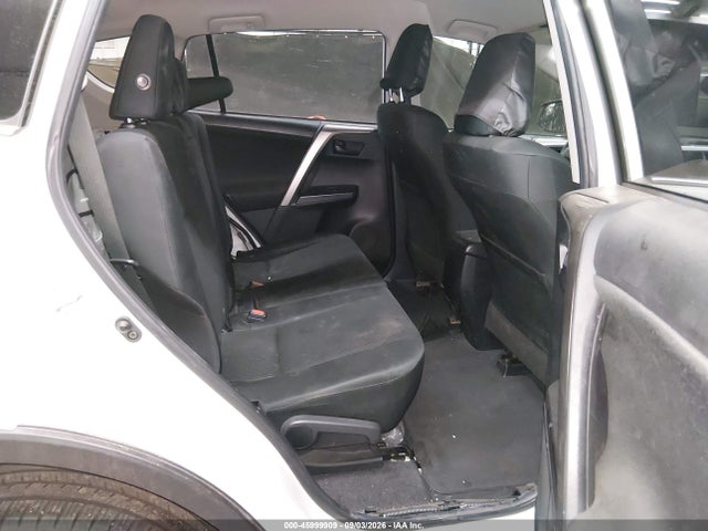 Toyota RAV4 LE 2018 JTMZFREV5JJ188573 Image 8