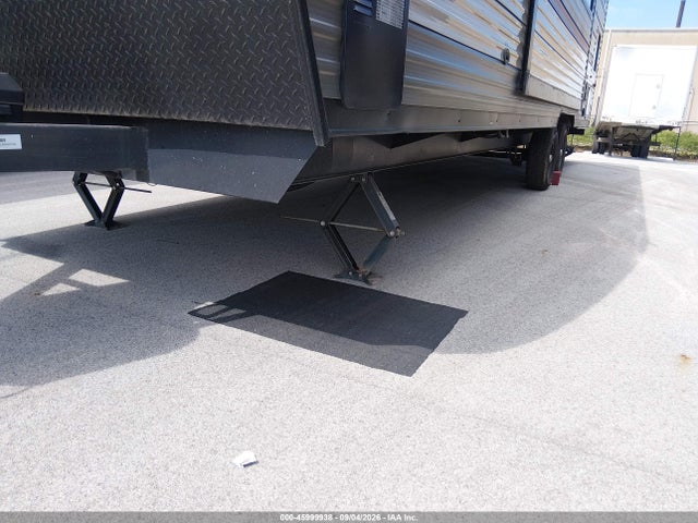 Продаж на аукціоні авто 2018 Forest River Cherokee Grey Wolf 26dbh Travel Trailer, vin: 4X4TCKB26JK050139, номер лоту: 45999938