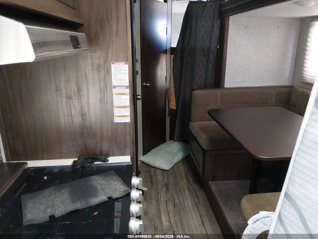 Продаж на аукціоні авто 2018 Forest River Cherokee Grey Wolf 26dbh Travel Trailer, vin: 4X4TCKB26JK050139, номер лоту: 45999938