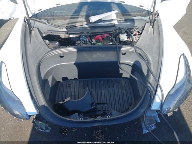 45999940 :رقم المزاد ، 5YJ3E1EB4MF879010 vin ، 2021 Tesla Model 3 Long Range Dual Motor All-wheel Drive مزاد بيع