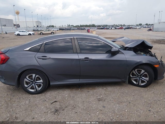 45999944 :رقم المزاد ، 2HGFC2F53JH601188 vin ، 2018 Honda Civic Lx مزاد بيع
