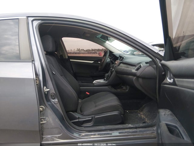 45999944 :رقم المزاد ، 2HGFC2F53JH601188 vin ، 2018 Honda Civic Lx مزاد بيع