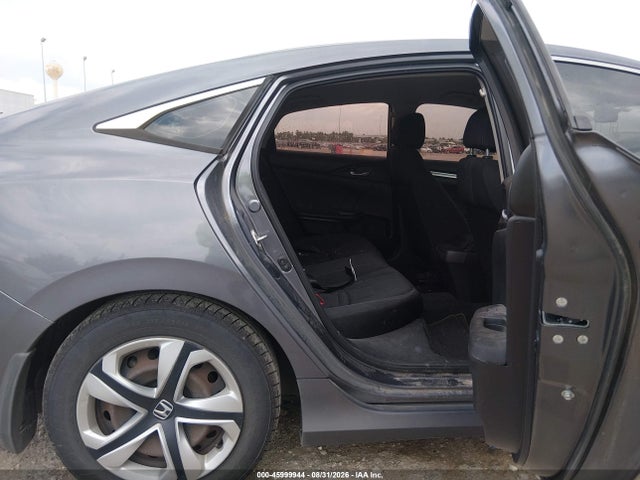 45999944 :رقم المزاد ، 2HGFC2F53JH601188 vin ، 2018 Honda Civic Lx مزاد بيع