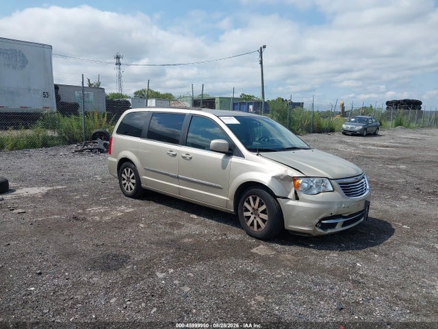 Chrysler Town &amp; Country Touring 2015 2C4RC1BG9FR740837 main image
