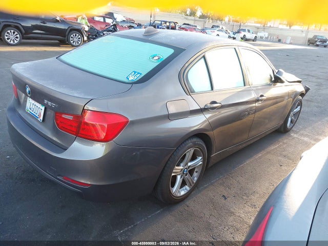 2014 Bmw 320i მანქანა იყიდება აუქციონზე, vin: WBA3B1C56EPV79690, აუქციონის ნომერი: 45999983