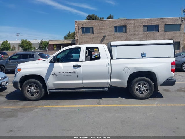 Продаж на аукціоні авто 2016 Toyota Tundra Sr 4.6l V8, vin: 5TFRM5F10GX098683, номер лоту: 46000043