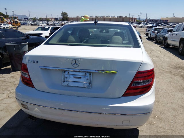 WDDGF4HB5EG254818 Mercedes-Benz C 250 Luxury