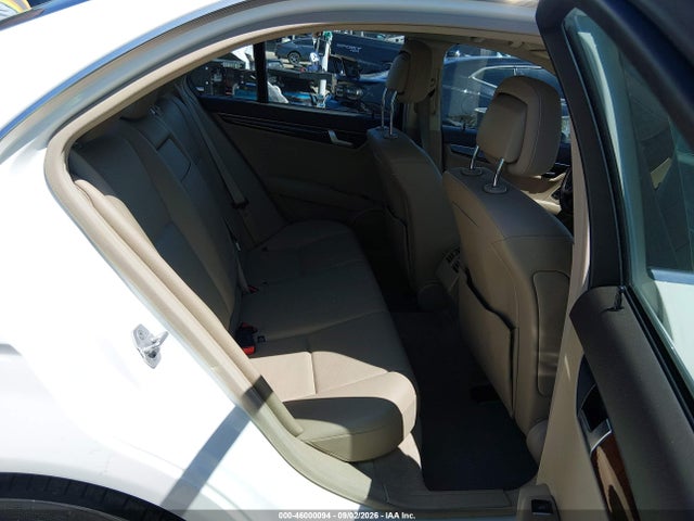 WDDGF4HB5EG254818 Mercedes-Benz C 250 Luxury