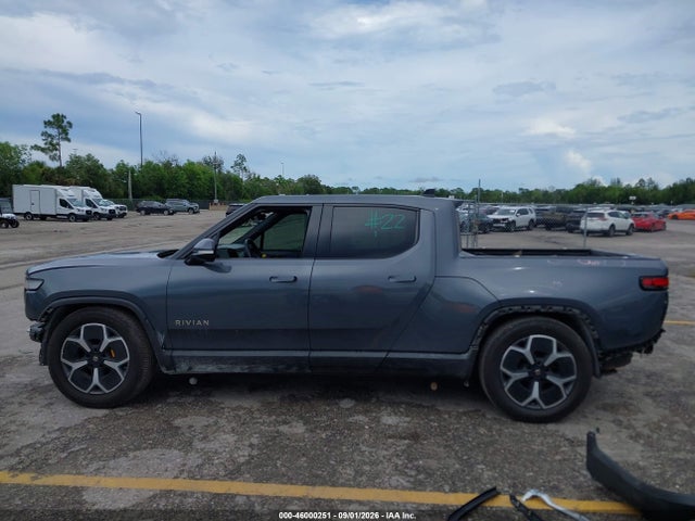 Rivian R1t Adventure 2022 7FCTGAAAXNN006270 Image 15