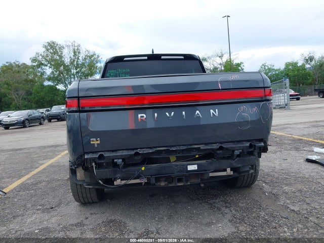 Rivian R1t Adventure 2022 7FCTGAAAXNN006270 Image 17