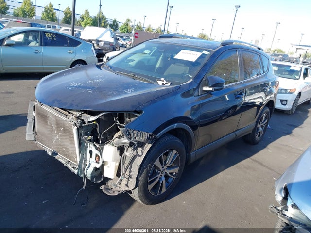 Toyota Rav4 Xle 2017 JTMWFREV0HJ125488 Image 2