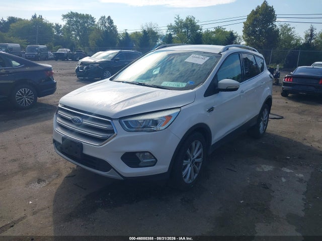 46000388 :رقم المزاد ، 1FMCU9J98HUD82121 vin ، 2017 Ford Escape Titanium مزاد بيع