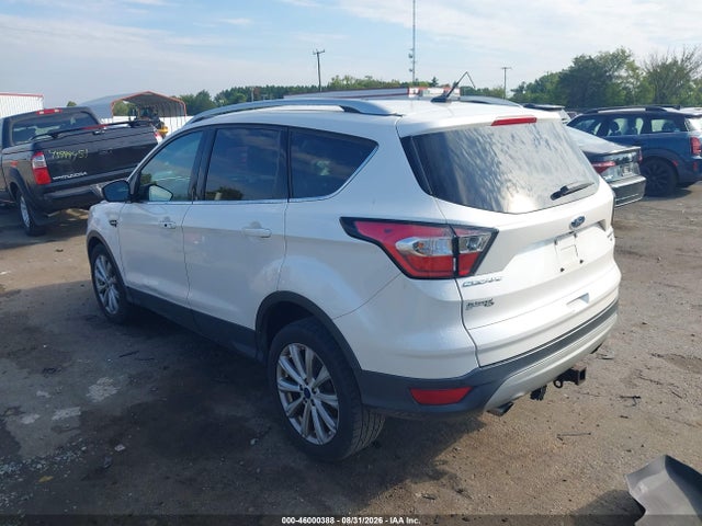 46000388 :رقم المزاد ، 1FMCU9J98HUD82121 vin ، 2017 Ford Escape Titanium مزاد بيع
