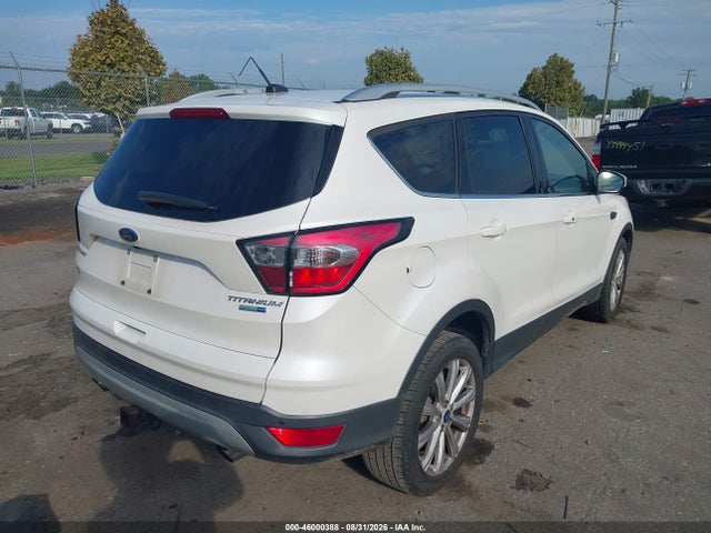46000388 :رقم المزاد ، 1FMCU9J98HUD82121 vin ، 2017 Ford Escape Titanium مزاد بيع