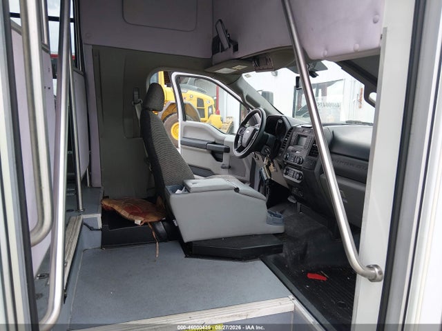 Ford F-550 Chassis Xl 2017 1FDAF5GY3HEE87197 Image 5
