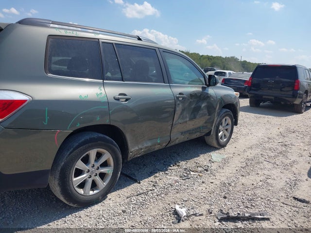 46000556 :رقم المزاد ، 5TDBK3EH7BS074308 vin ، 2011 Toyota Highlander Base V6 مزاد بيع