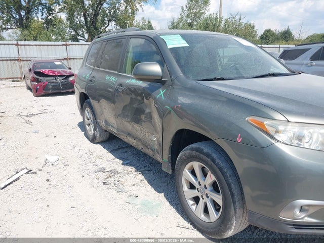 46000556 :رقم المزاد ، 5TDBK3EH7BS074308 vin ، 2011 Toyota Highlander Base V6 مزاد بيع