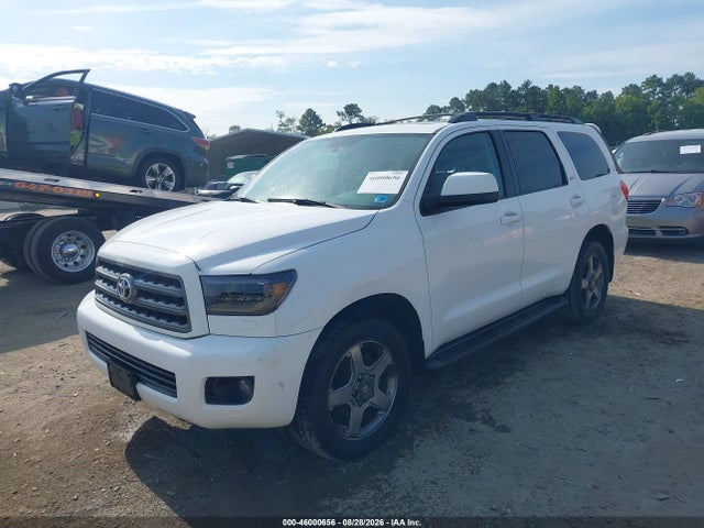 Toyota Sequoia Sr5 5.7l V8 2014 5TDBY5G10ES102576 Image 2