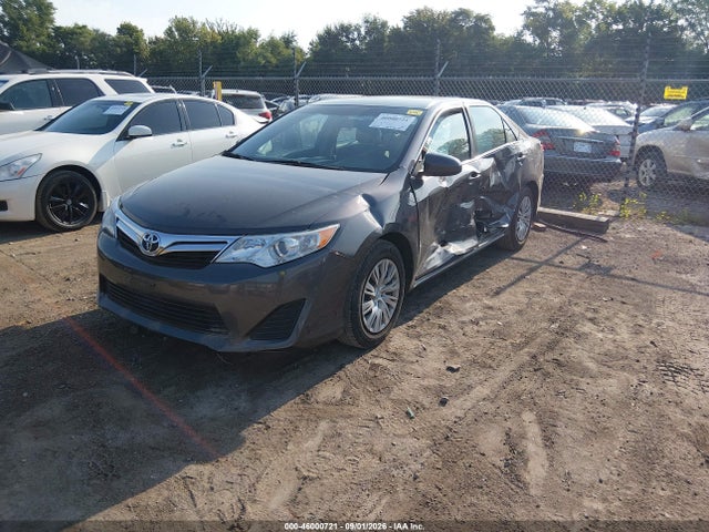 46000721 :رقم المزاد ، 4T4BF1FK7CR227741 vin ، 2012 Toyota Camry Le مزاد بيع