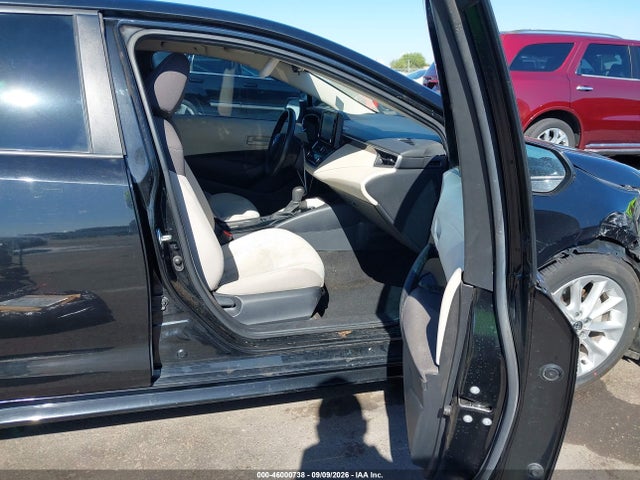 46000738 :رقم المزاد ، 5YFHPMAEXNP300819 vin ، 2022 Toyota Corolla Le مزاد بيع