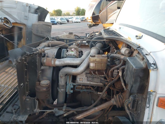 46000785 :رقم المزاد ، 1HTSDAAM2XH628435 vin ، 1999 International 4000 4900 مزاد بيع