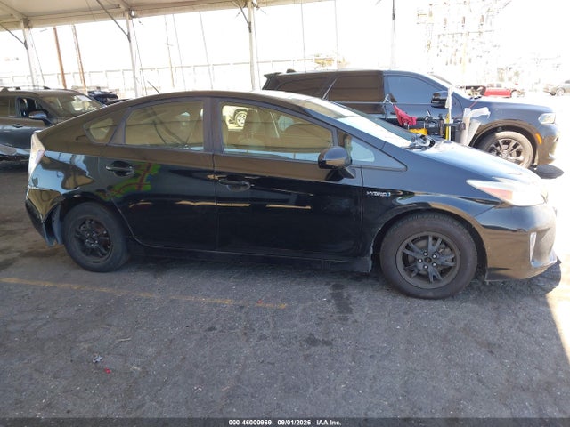 2015 Toyota Prius Three მანქანა იყიდება აუქციონზე, vin: JTDKN3DU4F0456228, აუქციონის ნომერი: 46000969