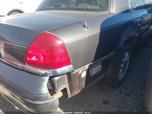 Продаж на аукціоні авто 2005 Ford Crown Victoria, vin: 2FAHP74W05X122104, номер лоту: 46000995