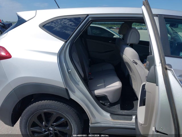 46001051 :رقم المزاد ، KM8J23A43HU514829 vin ، 2017 Hyundai Tucson Se مزاد بيع