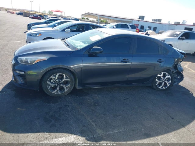 3KPF24AD1ME305081 KIA Forte Lxs