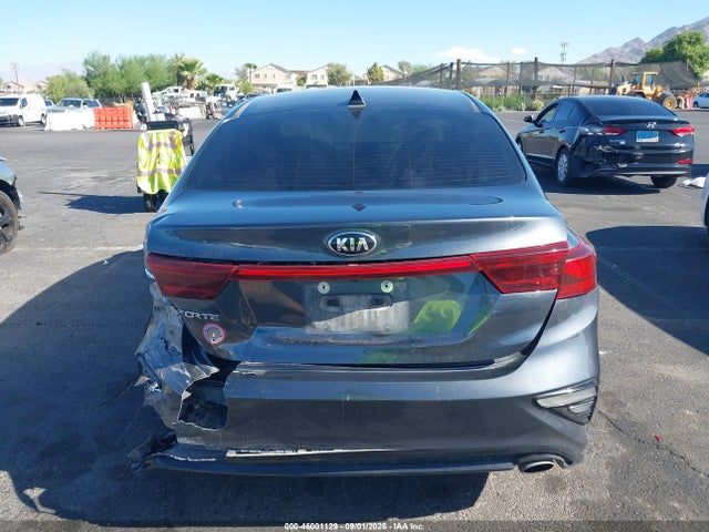 3KPF24AD1ME305081 KIA Forte Lxs