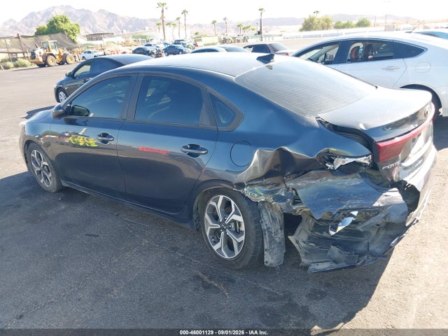 3KPF24AD1ME305081 KIA Forte Lxs