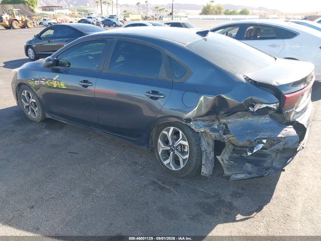 3KPF24AD1ME305081 KIA Forte Lxs