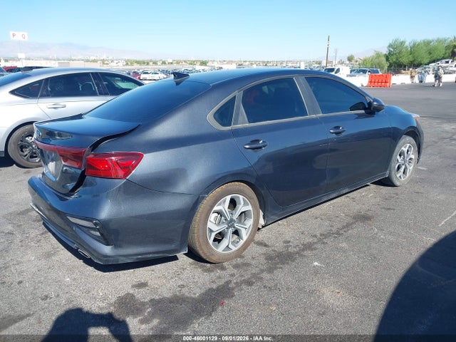 3KPF24AD1ME305081 KIA Forte Lxs