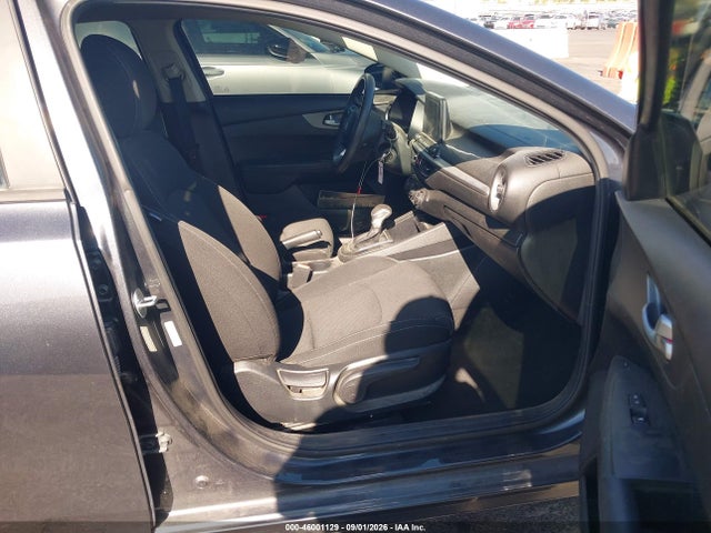 3KPF24AD1ME305081 KIA Forte Lxs