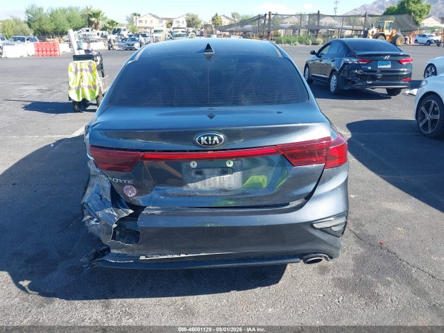 3KPF24AD1ME305081 KIA Forte Lxs