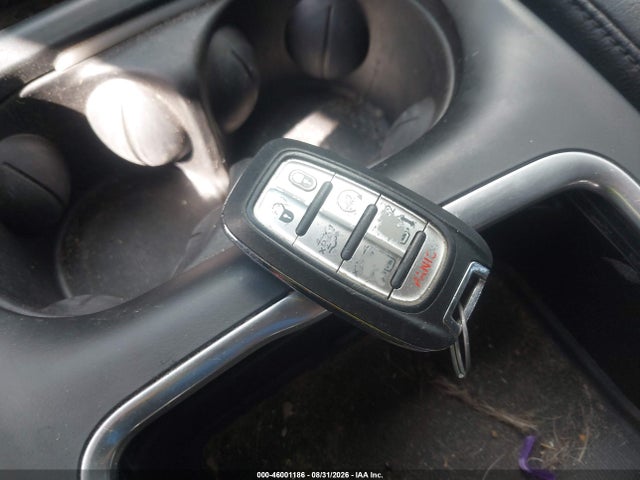 46001186 :رقم المزاد ، 2C4RC1EG3KR668717 vin ، 2019 Chrysler Pacifica Touring L Plus مزاد بيع