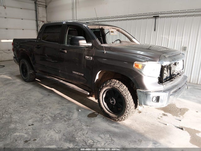 Auction sale of the 2017 Toyota Tundra Sr5 5.7l V8, vin: 5TFDY5F17HX676438, lot number: 46001315