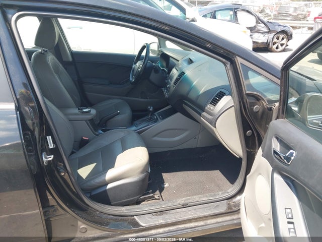 46001371 :رقم المزاد ، KNAFX5A85F5261057 vin ، 2015 Kia Forte Ex مزاد بيع