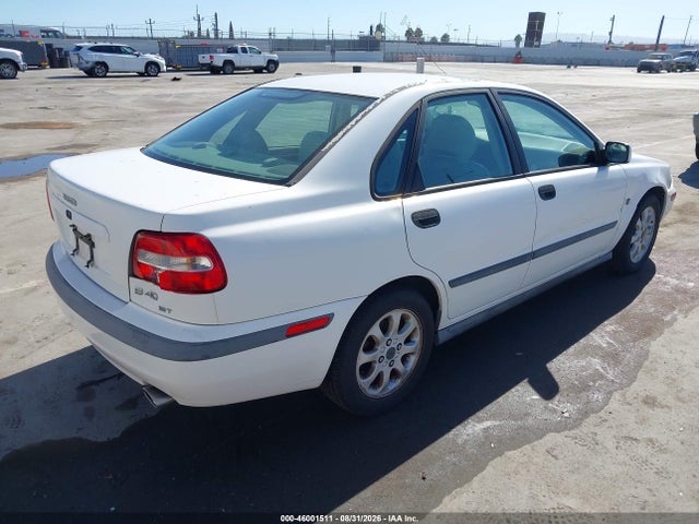 46001511 :رقم المزاد ، YV1VS29511F672877 vin ، 2001 Volvo S40 A/sport Edition مزاد بيع